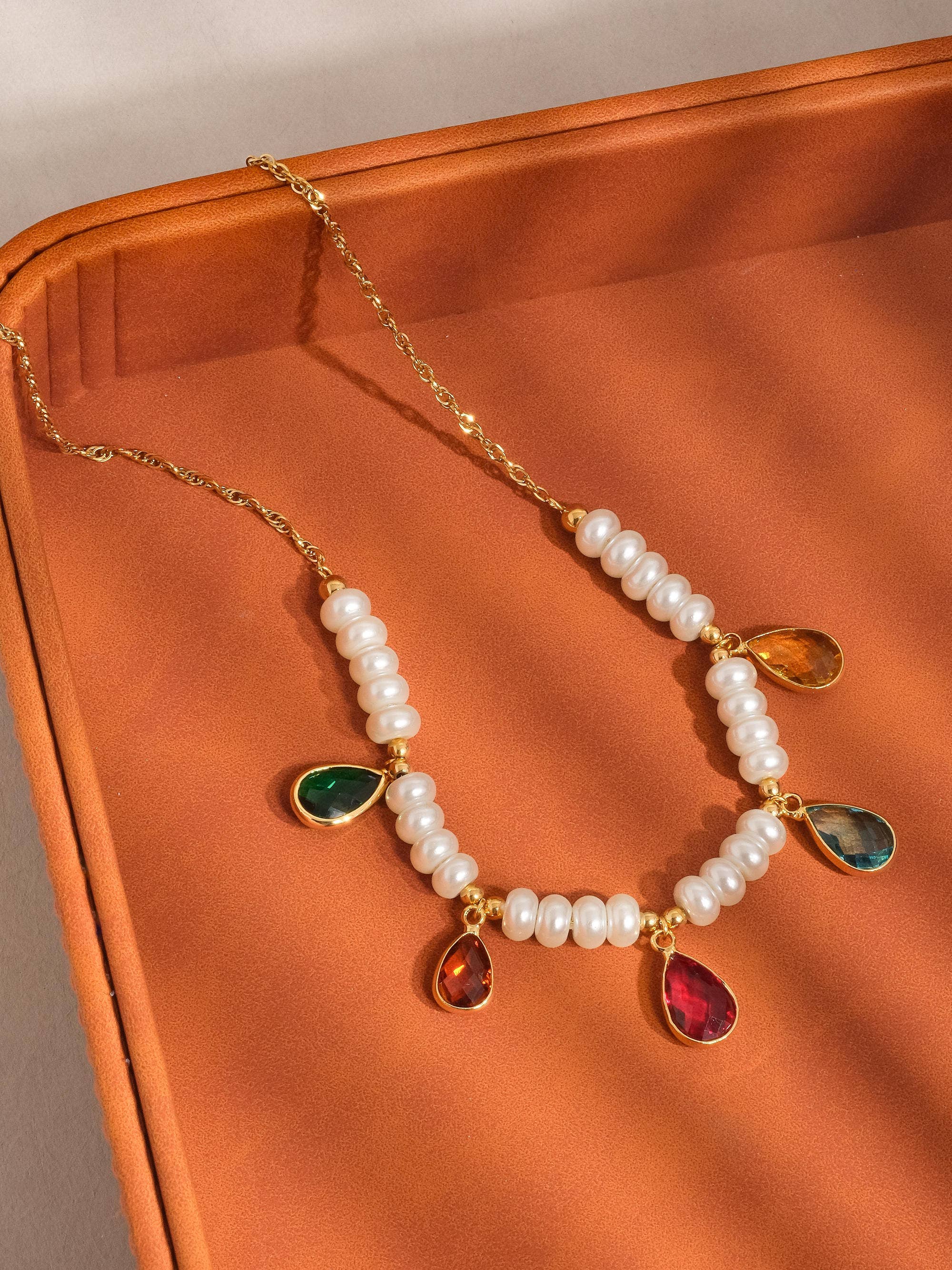 Vœux CZ Stone and Pearl Necklace