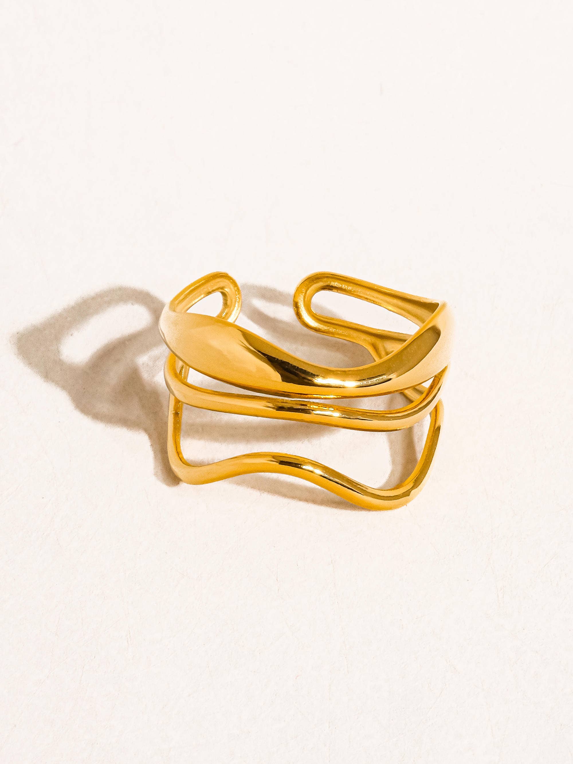 Ozzy Abstract Ring