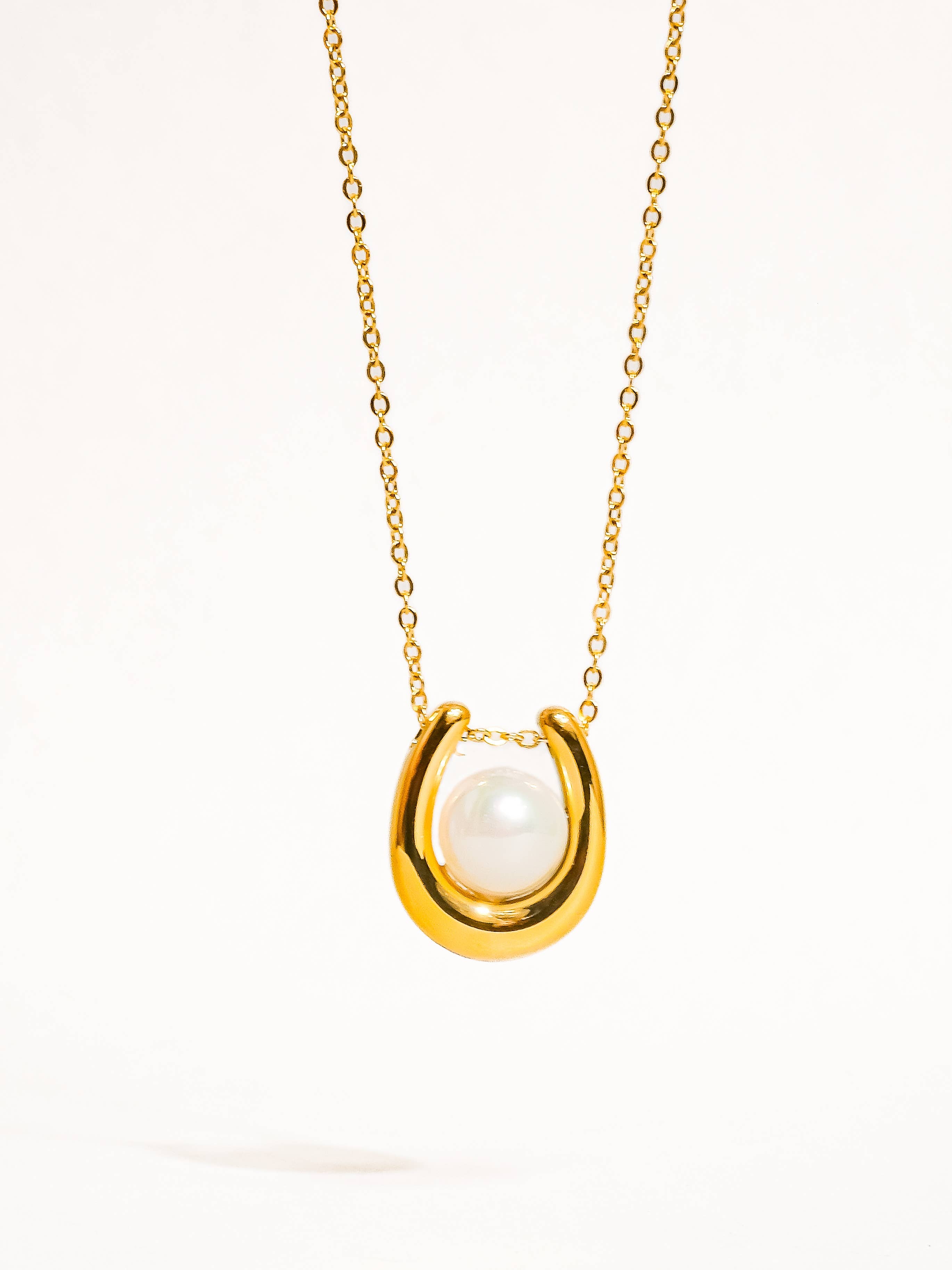 Horseshoe Pearl Necklace