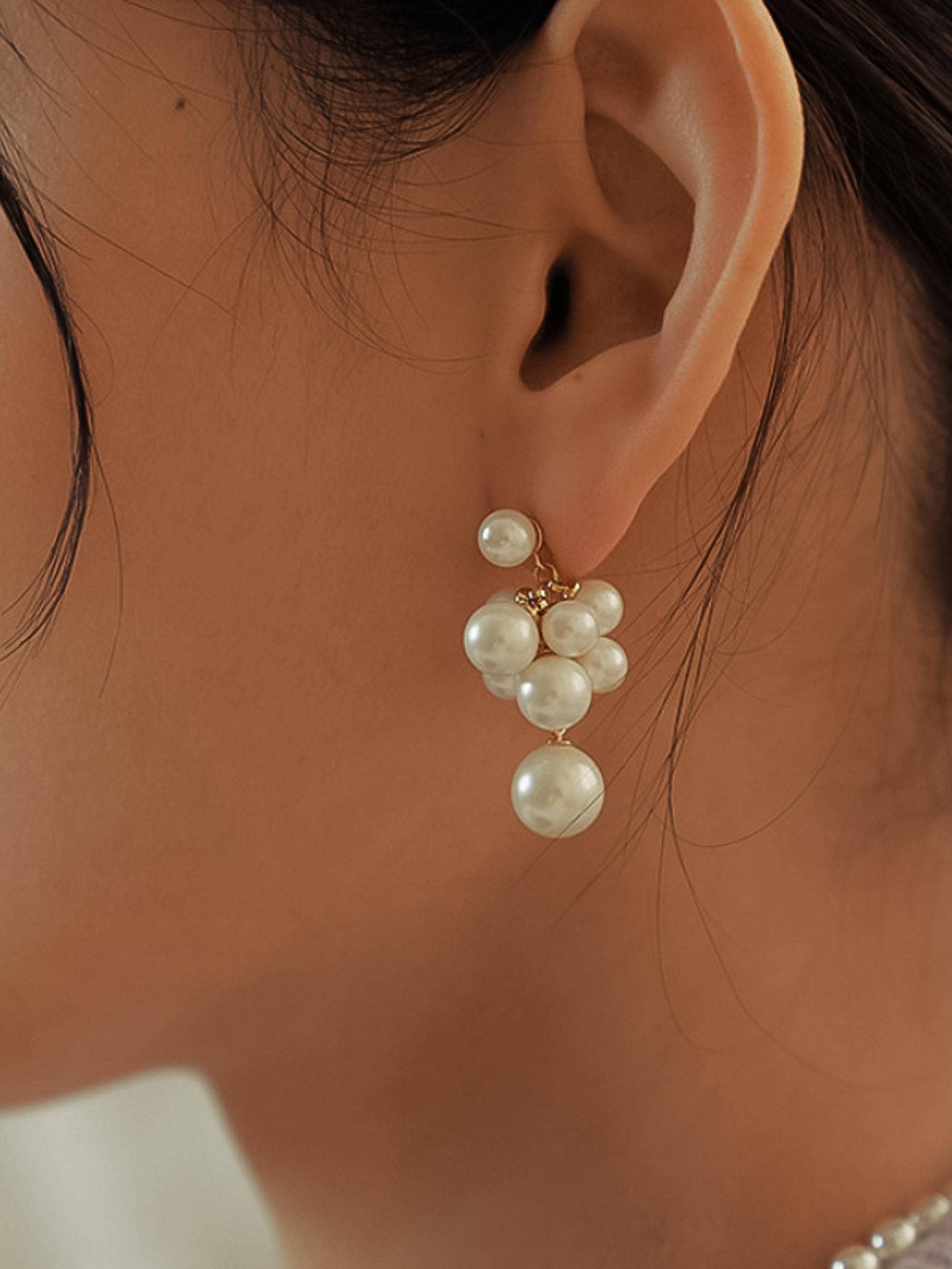 Lou Pearl Drop Earring