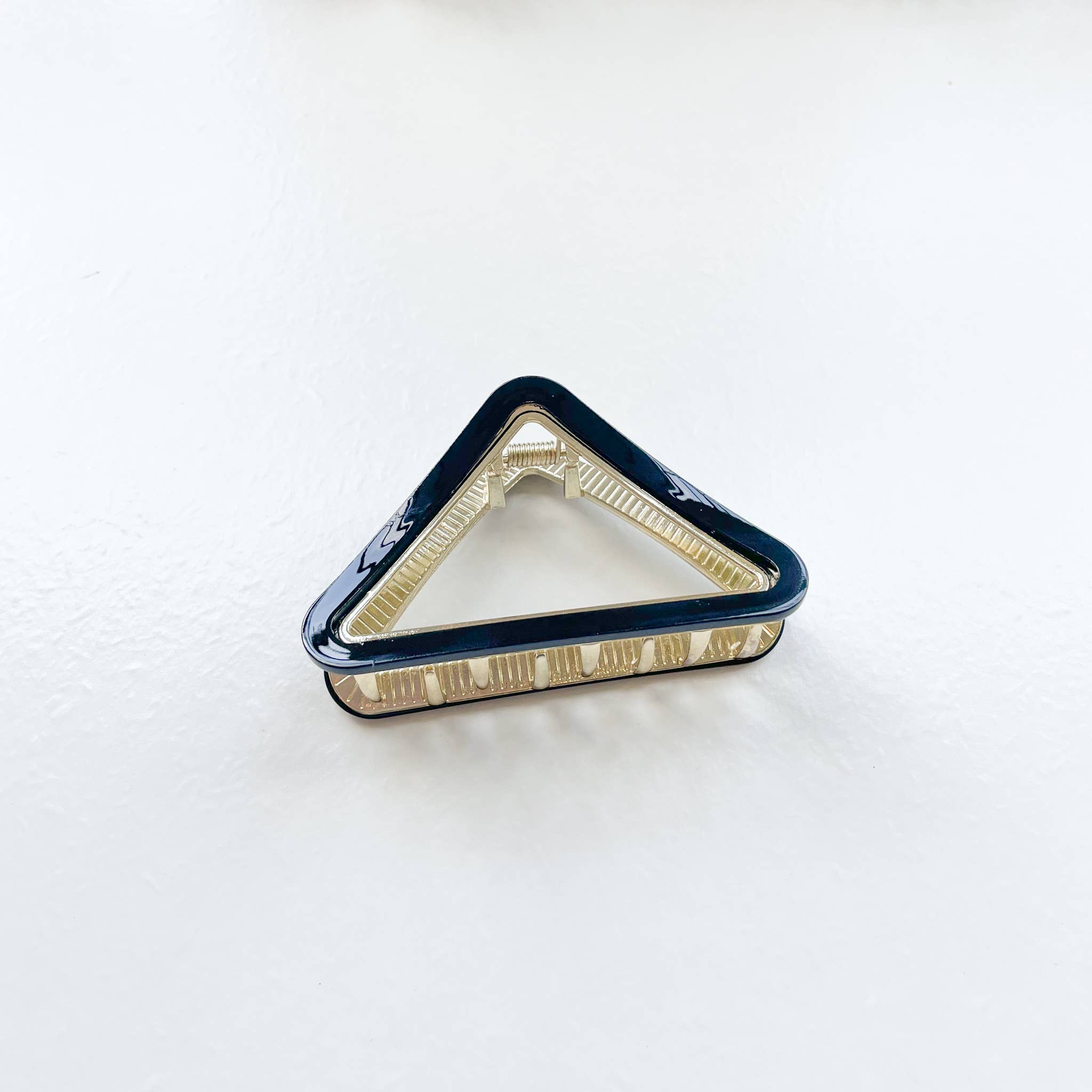 Amelie Medium Metal Triangle Claw Clip - Proper