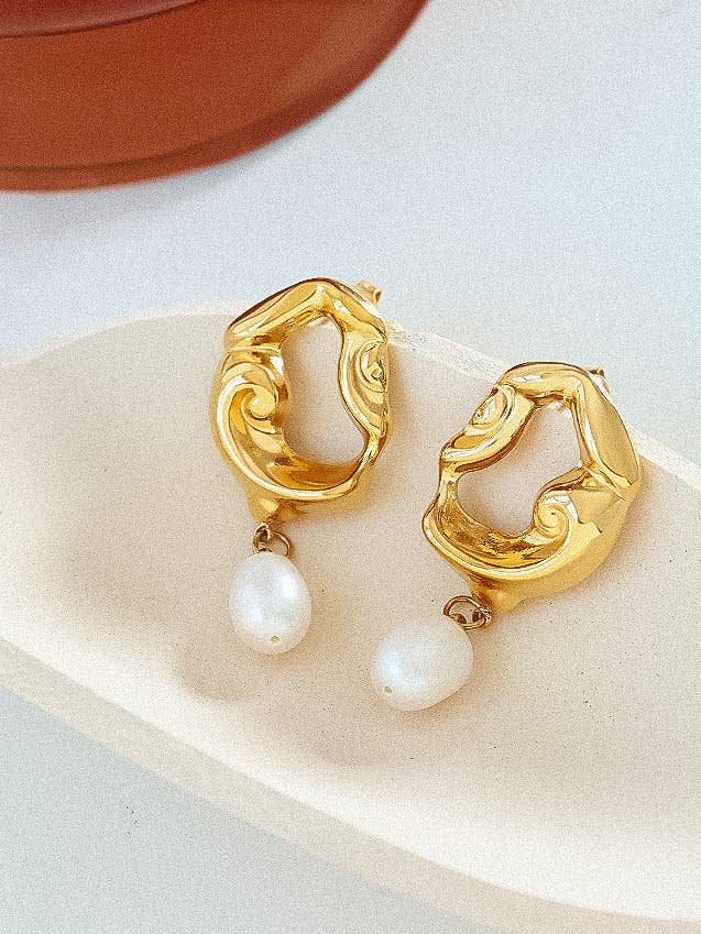 Nerissa Pearl Earring