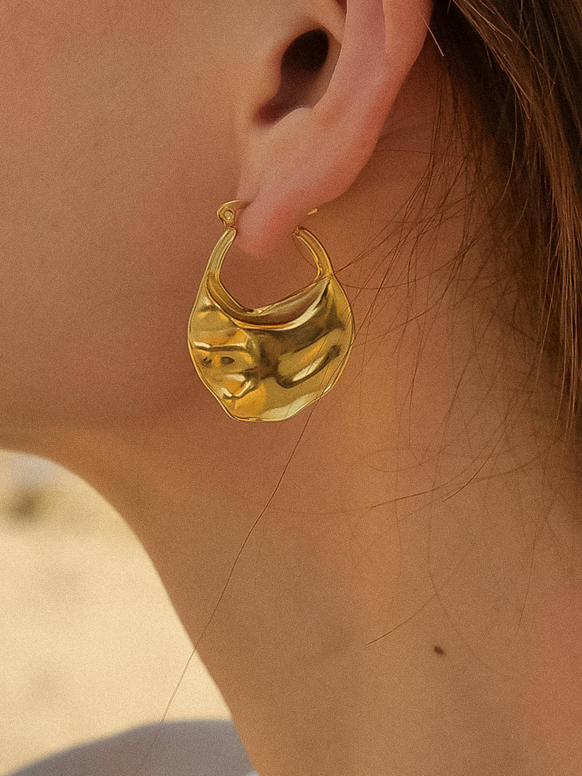 Jinni Hoop Earring