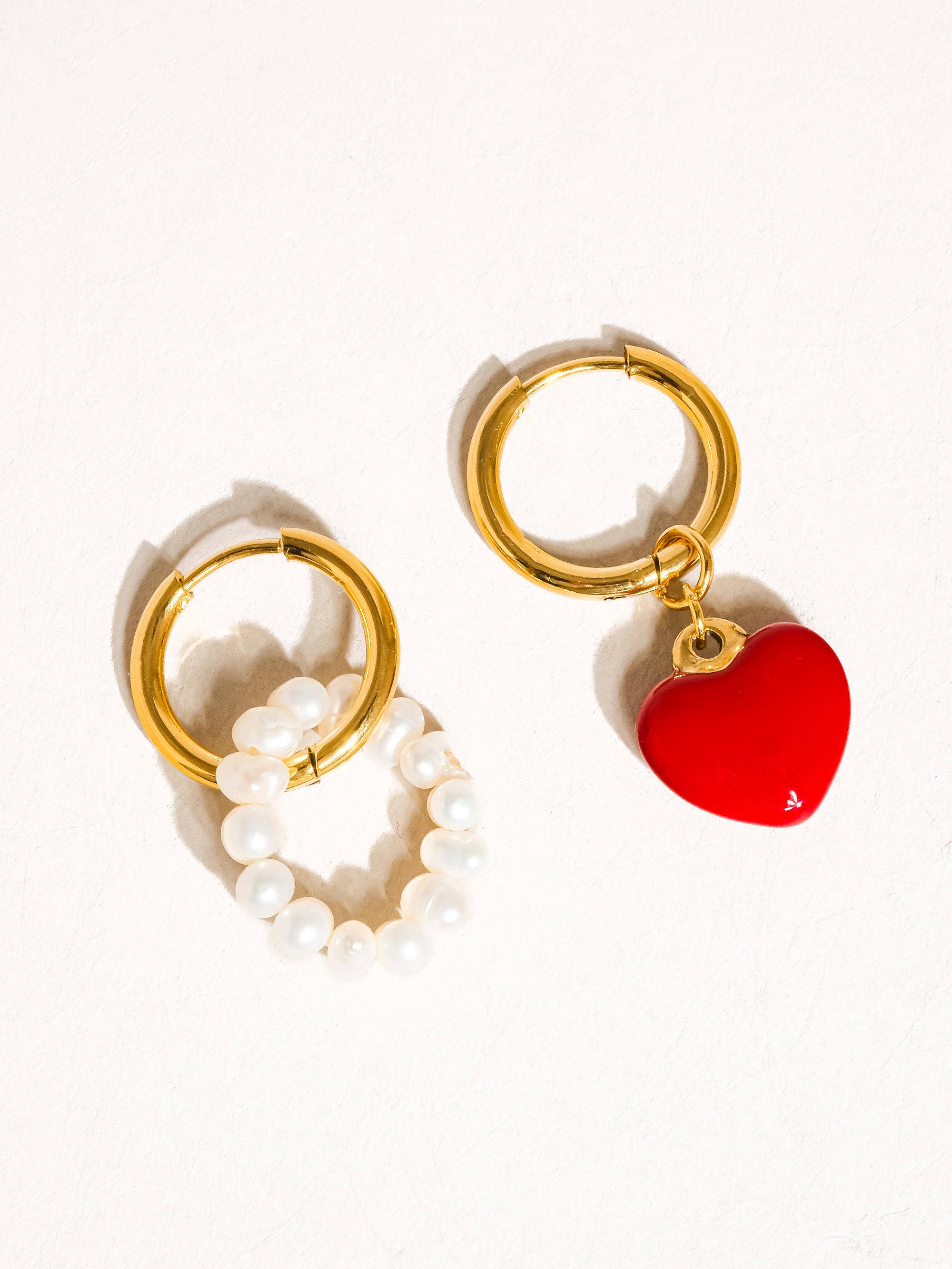 Euphrasie Mismatch Heart Pearl Earring