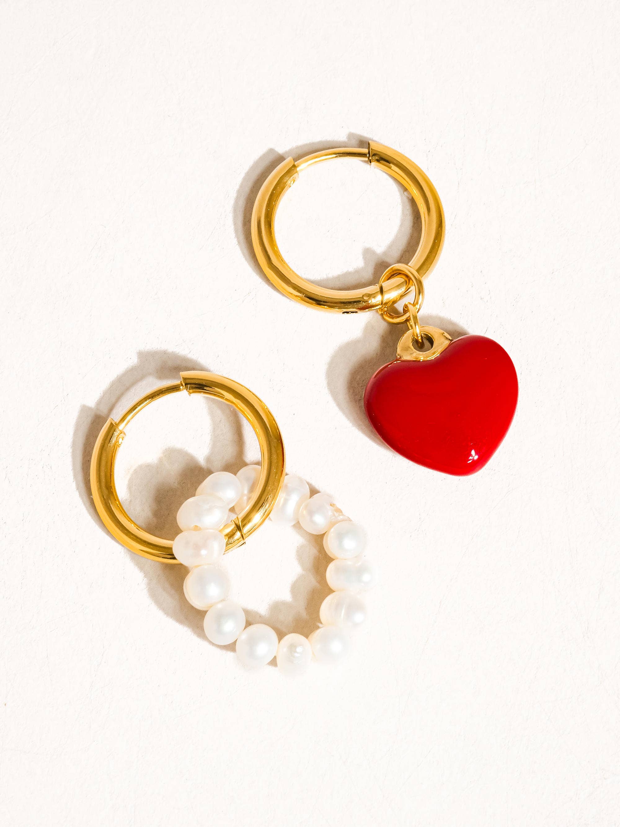 Euphrasie Mismatch Heart Pearl Earring