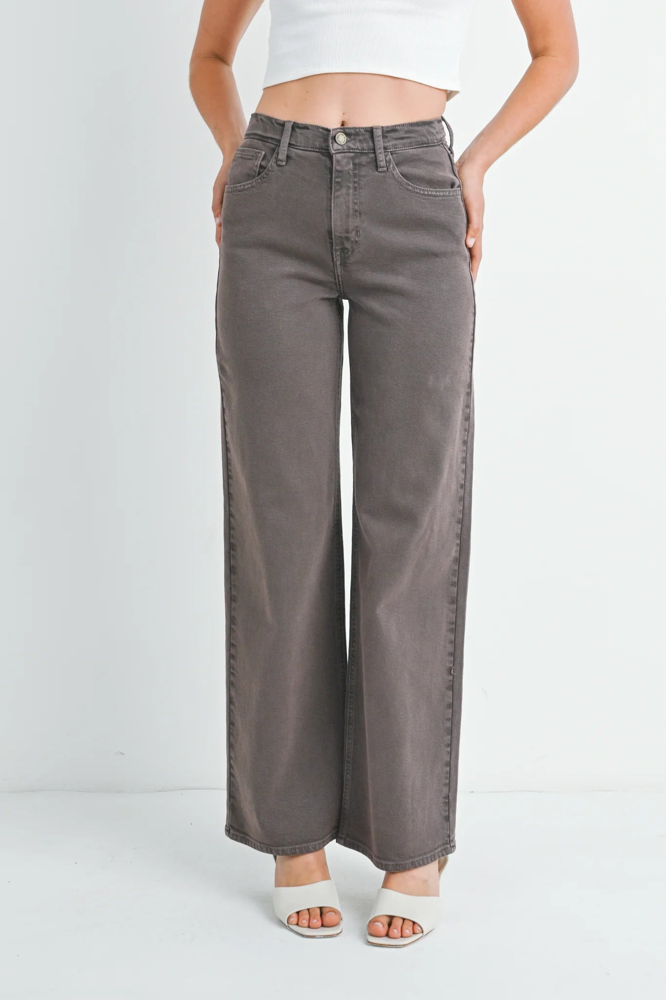 Relaxed Wide Leg Jeans